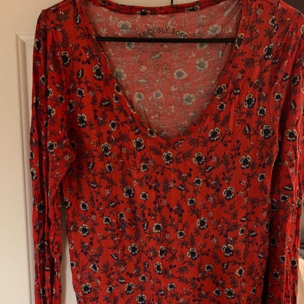 Aeropostale Red Floral V-Neck Long Sleeve Top